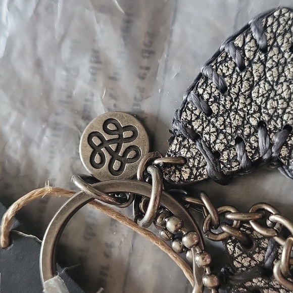 The Sak Silver Heart Keychain Handmadw Bagged Tagged Grey Shiny Leather - Picture 4 of 5